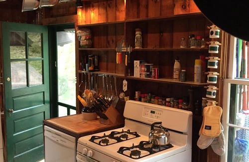 Grenell House | Idyllic Grindstone Island Lodge: Waterfront Retreat & Amenities