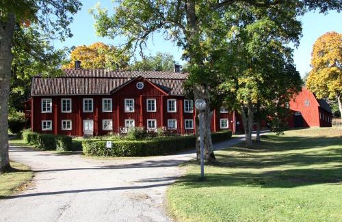 Mariefred Bed & Breakfast | Discover Gripsholms BnB: Family & Pet-Friendly Retreat