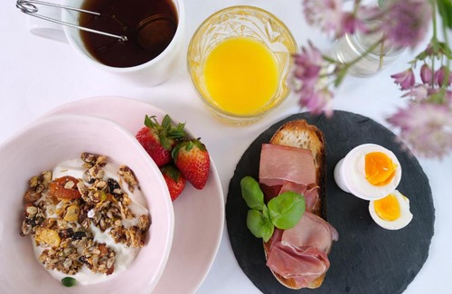 Mariefred Hotel | Discover Gripsholms Värdshus: Pet-Friendly & Pool Access