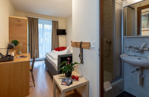 Parpan Cabin | Relax at Grischalodge: Pool, Spa & Family-Friendly Fun
