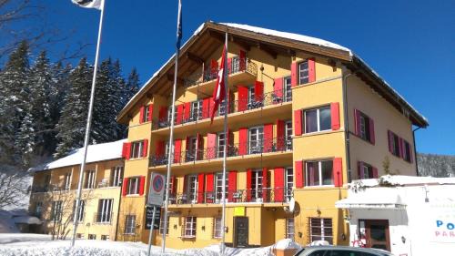 Parpan Hotel | Experience Grischalodge: Mountain Views and Relaxing Amenities