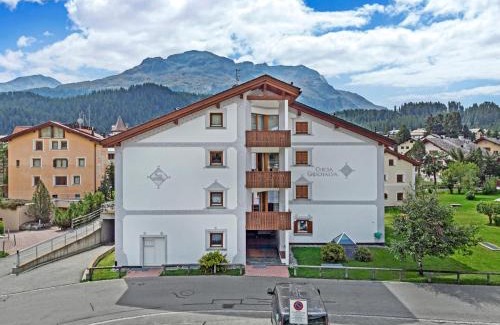 Celerina-Schlarigna Apartment | Pet-Friendly Grischalva 2 in Celerina - Rated 9/10 by Guests