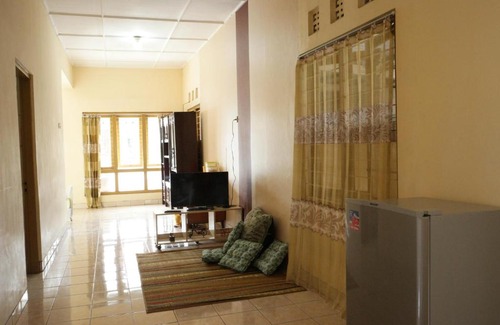 Semarang House | Family-Friendly Griya Kulon: Guest Rated 9/10