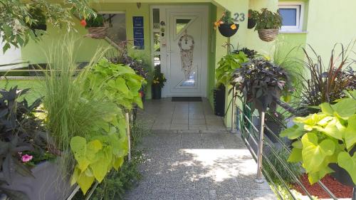 Slunj Apartment | Oceanfront Retreat at Apartman GRIZZLY | 4-Star Stay