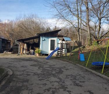 Lahr Apartment | Pet-Friendly 3-Bedroom Retreat on a Horse Farm