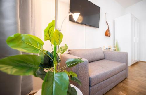 Wilsdruffer Vorstadt/Seevorstadt-West Apartment | Prime City Center Apartment with Family-Friendly Amenities