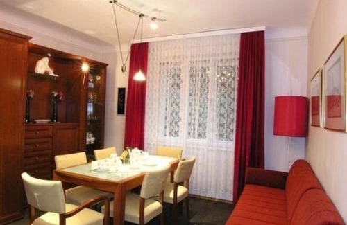 Hietzing Apartment | Family-Friendly Retreat in Unter Sankt Veit with Garden