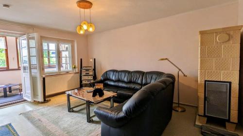 Cottbus Apartment | Inviting Vacation Apartment with Garden in Cottbus