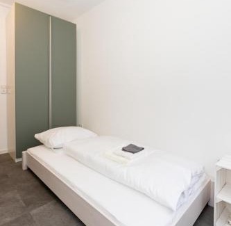 Wurzburg City Centre Apartment | Spacious Apartment in Historic Altstadt, Family-Friendly Stay