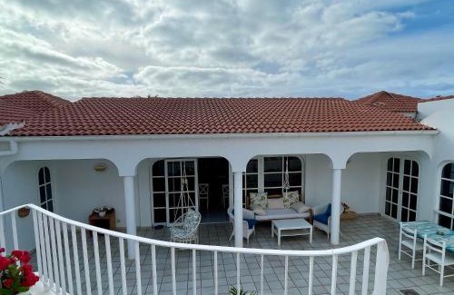 Bahia Calma House | Bright Oceanfront Retreat with Breakfast & Pet-Friendly Perks