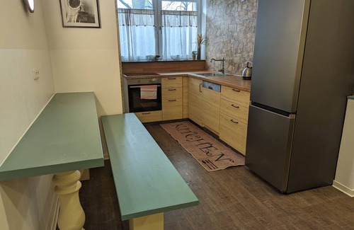 Marienfelde Apartment | Spacious 5-Bedroom Retreat with Spa and Hot Tub Access