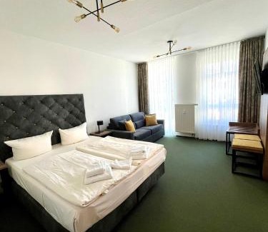 Innere Altstadt Apartment | Family Apartment with Frauenkirche Views - 4-Star Stay