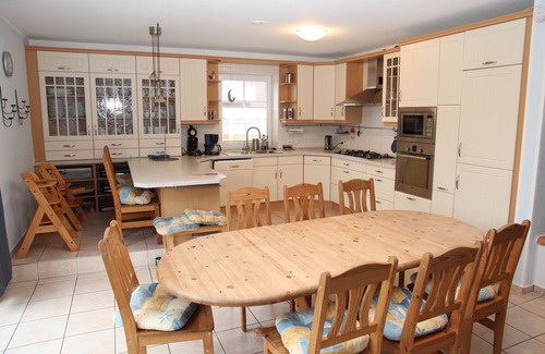 Norden House | Spacious Holiday Home for Up to 8 Guests with Spa Access!