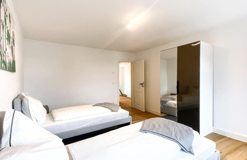 Linnich House | Family-Friendly Retreat with Garden - 4-Star Perfection