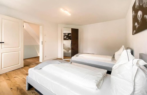 Linnich House | Family-Friendly Retreat with Garden - 4-Star Perfection