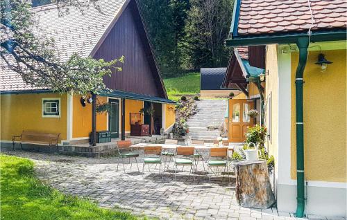Muerzsteg House | Pet-Friendly Groes Ferienhaus Muerzsteg with Hot Tub