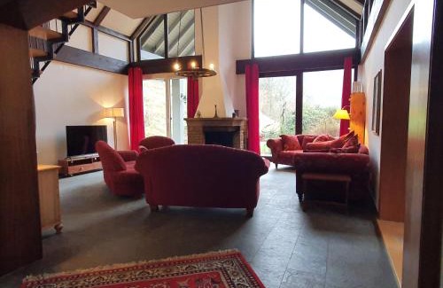 Sauerthal Villa | Inviting Großes Ferienhaus Sauerburgblick: Pet & Child Friendly