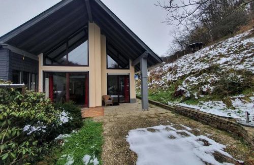 Sauerthal Villa | Inviting Großes Ferienhaus Sauerburgblick: Pet & Child Friendly