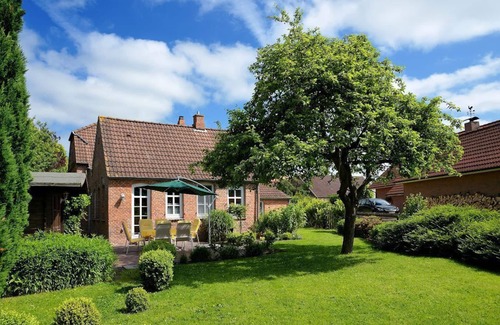 Loquard House | Family-Friendly Ferienhus Ostfriesland with Pool & Spa