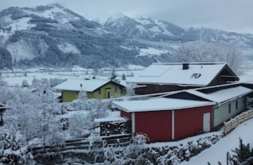 Furth Cottage | Spacious Garden Apartment for 8 in Zell am See