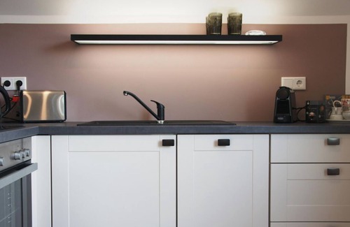 Wiegboldsbur Apartment | Spacious Apartment with Kitchen, Perfect for Families