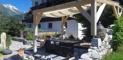 Glor Apartment | Guest Rated 10/10: Großglocknerappartement with Kitchen & Breakfast