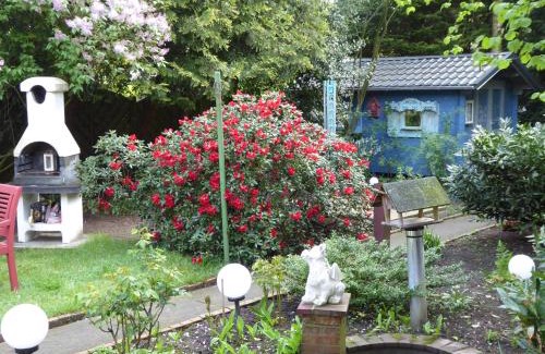Leer Apartment | Großstrasse 18 A: Guest Rated 9.5, Pet & Child Friendly!