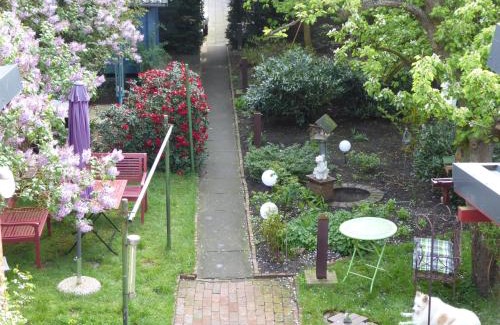 Leer Apartment | Großstrasse 18 A: Guest Rated 9.5, Pet & Child Friendly!