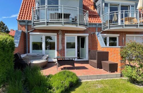 Juist Apartment | Spacious Family Apartment with Ocean View & Dining Room