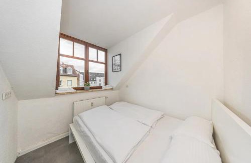Zentrum-Suedost Apartment | Bright and Spacious 3-Room Apartment Near City Center