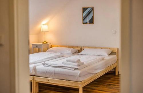 Zentrum-Suedost Apartment | Bright and Spacious 3-Room Apartment Near City Center