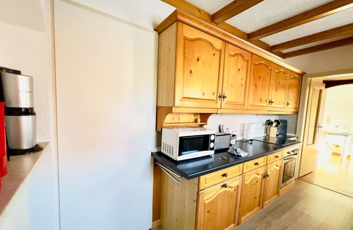 Soltau Apartment | Bright and Inviting Apartment with Pool & Spa - Rated 10/10