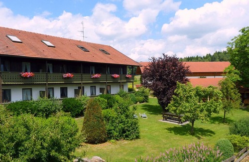 Bad Birnbach Apartment | Cozy Non-Smoking Apartment with Breakfast and Family Amenities