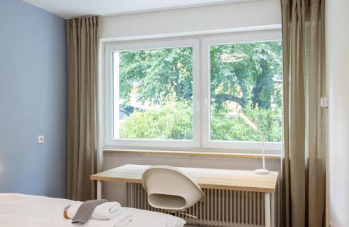 Zellerau Apartment | Discover Jägerstraße: Family-Friendly Hotel Awaits You