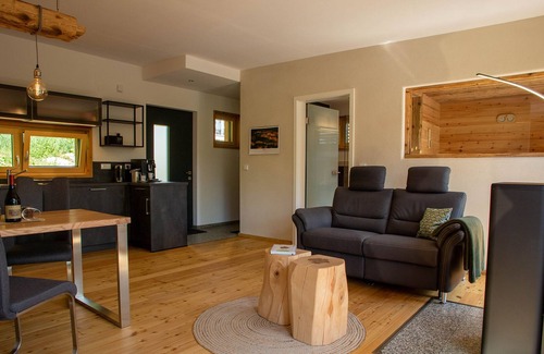 Bad Alexandersbad Apartment | Cozy Retreat for Two with Private Sauna and Kitchen Access