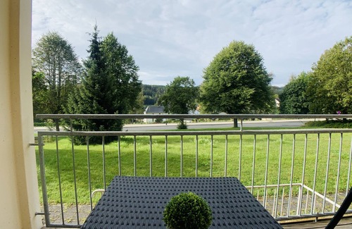 Bad Elster Apartment | Spacious Family Apartment with Kitchen and Balcony