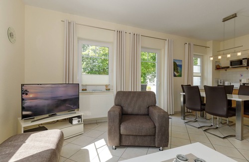 Alt Gaarz Apartment | Stylish Retreat in a 3-Room Apartment with Oceanfront Views