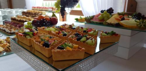 Sokolow Podlaski Hotel | Discover Grochowiak: Child-Friendly Stay with Breakfast