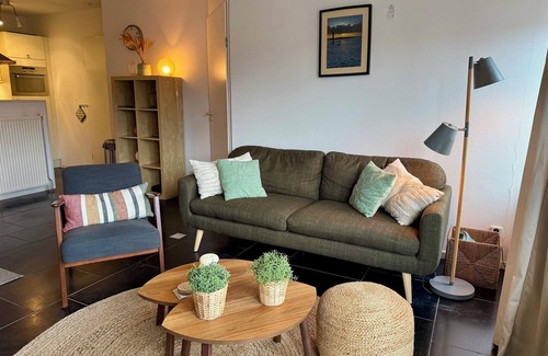 Groet Apartment | GROET: Just 2000m to the Beach with Ocean Views!