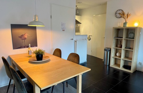 Groet Apartment | GROET: Just 2000m to the Beach with Ocean Views!