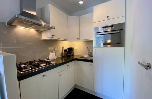 Groet Apartment | GROET: Just 2000m to the Beach with Ocean Views!