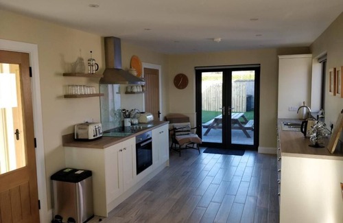Castlewellan Cottage | Relax at Gromoth Mountain View Cottage with Hot Tub & Spa
