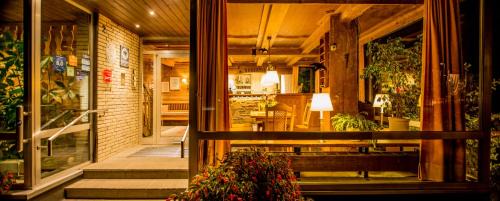 Bergisch Gladbach Hotel | Discover Gronauer Tannenhof: Family-Friendly Retreat