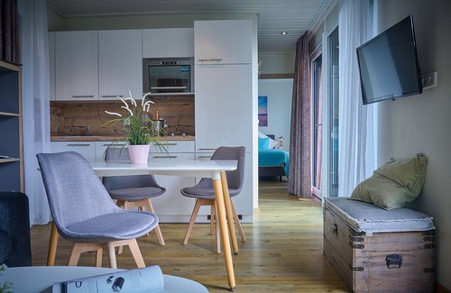 Ponitz am See House | Gronenberger Mühle: Idyllic Countryside Escape with Views