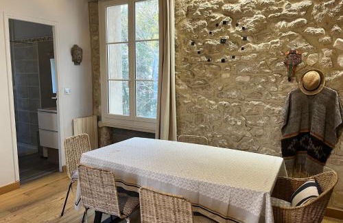 Lemasson Apartment | Le Coeur de Ville - Perfect Retreat for Two with Top Rating