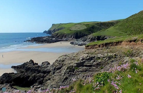 St Wenn House | Grooms Cottage: Pet-Friendly Retreat for Family Getaways