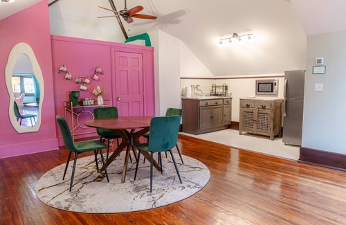 Metropolitan Apartment | Guest Rated 10/10: Groovy Attic Apt in Starland District