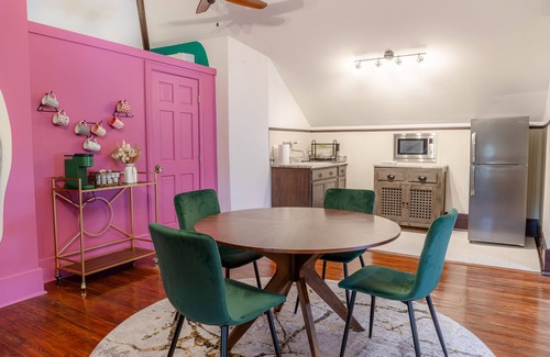Metropolitan Apartment | Guest Rated 10/10: Groovy Attic Apt in Starland District