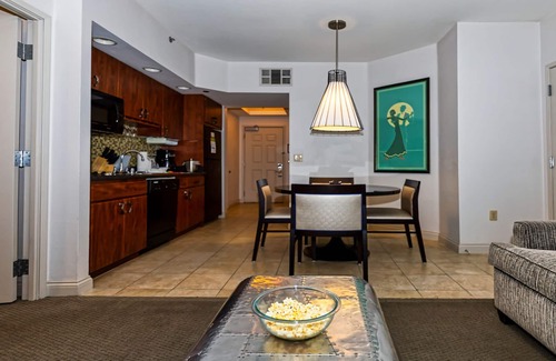 Las Vegas Condo | Experience Groovy Club 36: Ideal Location with Spa & Pool