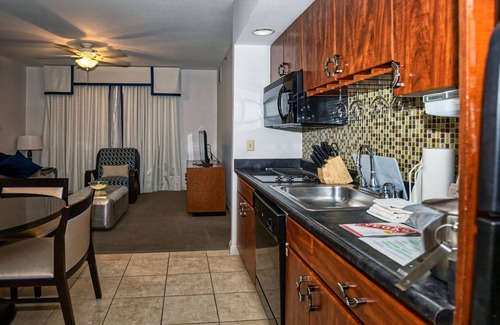 Las Vegas Condo | Experience Groovy Club 36: Ideal Location with Spa & Pool